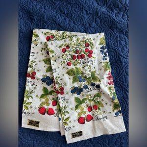 Set of two vintage linen Kaydee dish towels.  Strawberry, blueberries, cranberry